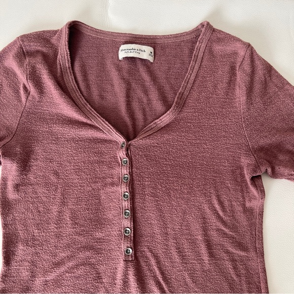 Soft AF Abercrombie and Fitch Henley Shirt size M - Picture 2 of 5
